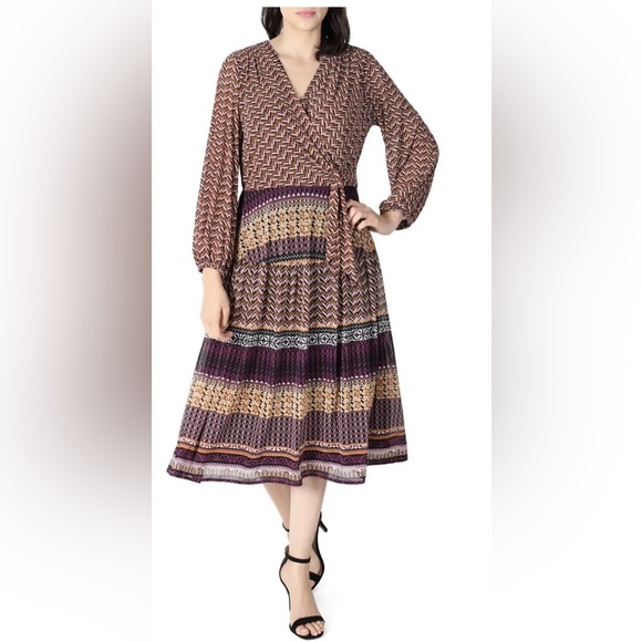 Signature by Robbie Bee Dresses & Skirts - Signature By Robbie Bee Geo  Mixed Print  V-Neck Wrap  Midi Dress Womens S